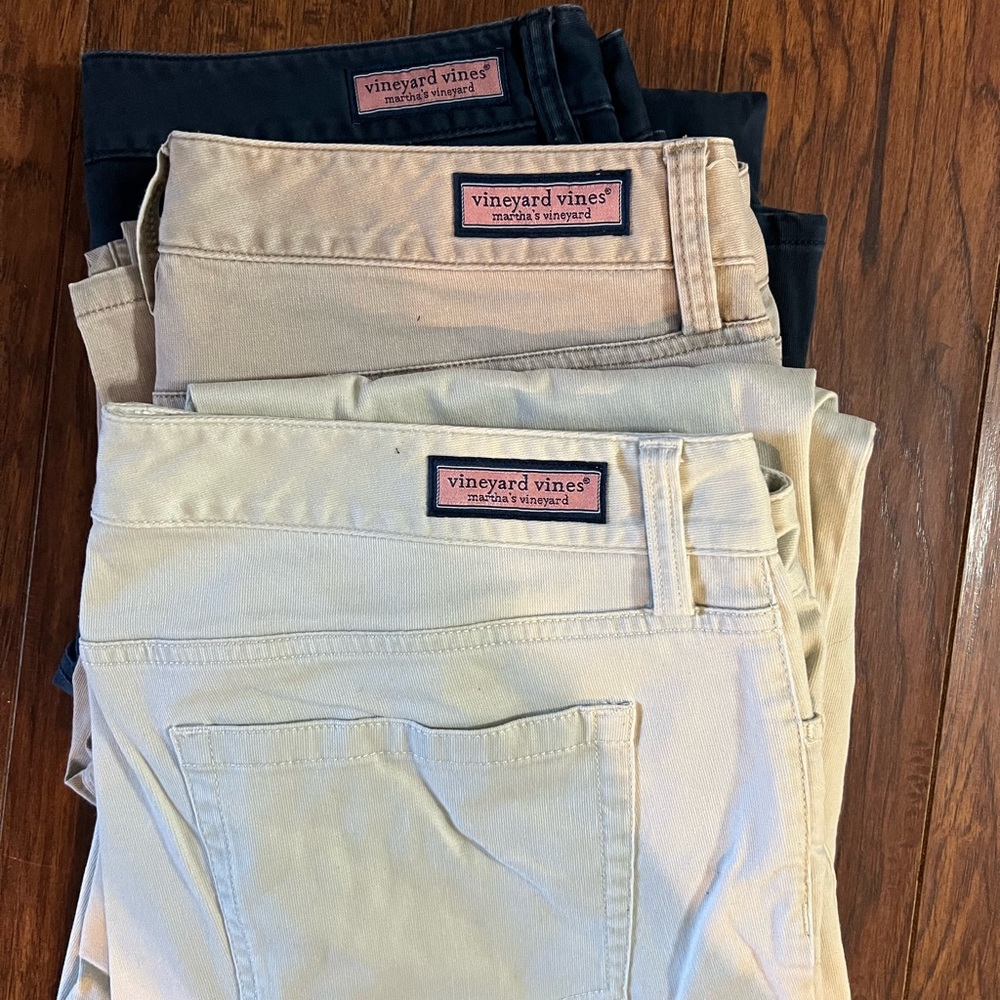 3 pairs of Vineyard Vines island pants 32x30 colours: stone,khaki, navy